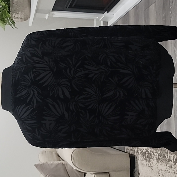 Torrid Velvet Burnout Bomber Jacket Black  2X - Picture 9 of 16